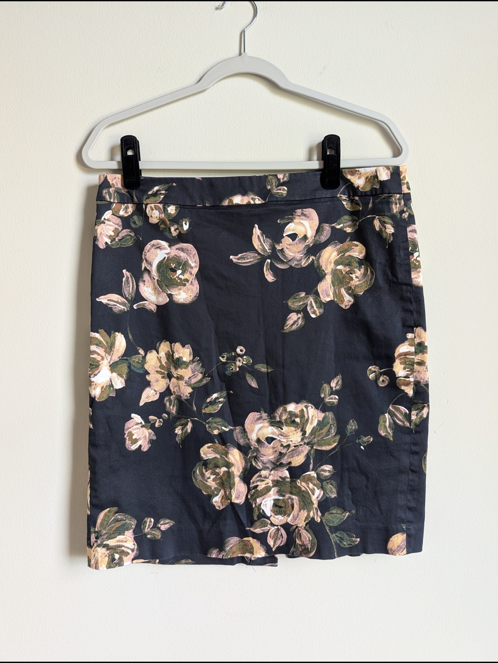 J.Crew Floral Cotton Pencil Skirt - Faded Black with Light Pink & Green Size 8